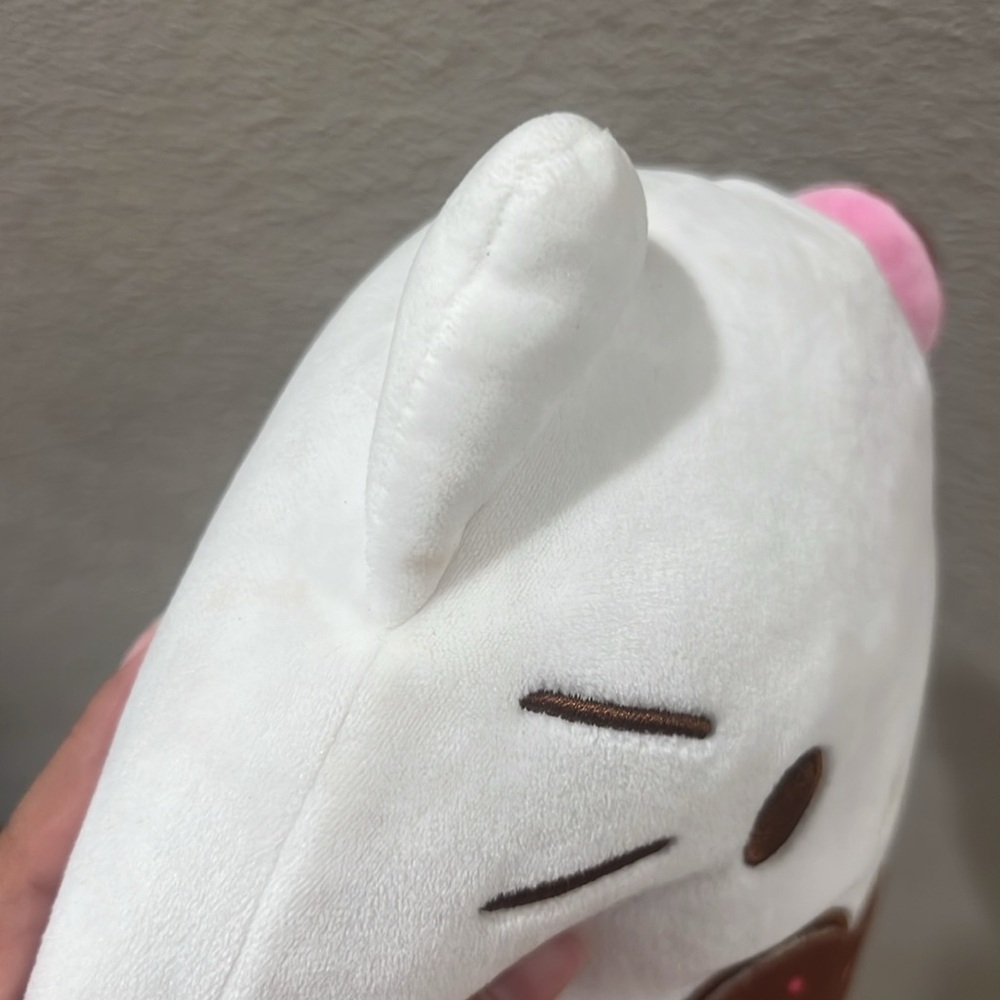 Hello kitty squishmallow - Picture 7 of 10